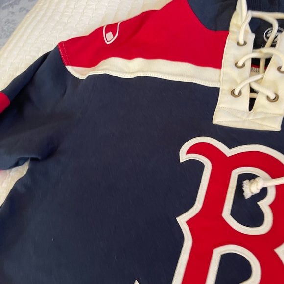 Red Sox sweatshirt - Picture 2 of 3